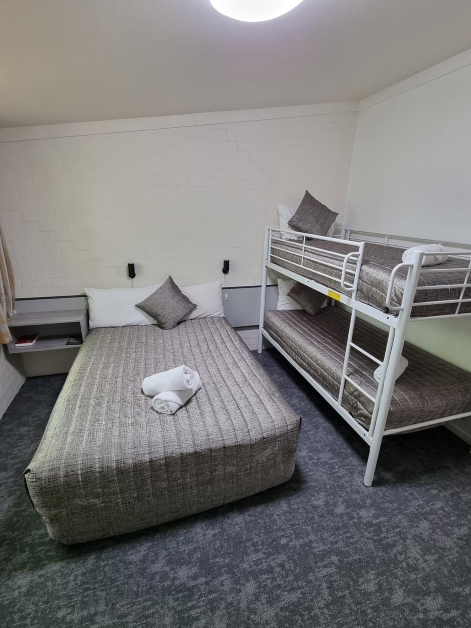 Y Motels Yarraman Dış mekan fotoğraf